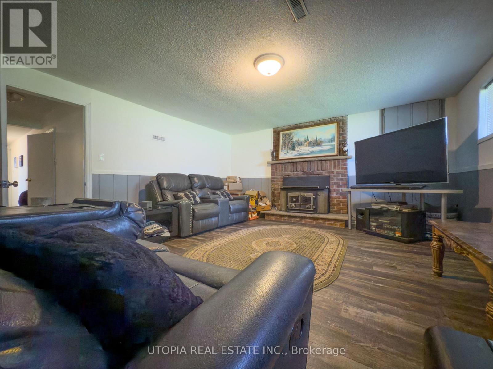 165 North Service Road E, Oakville, Ontario  L6H 1A4 - Photo 40 - W12469920