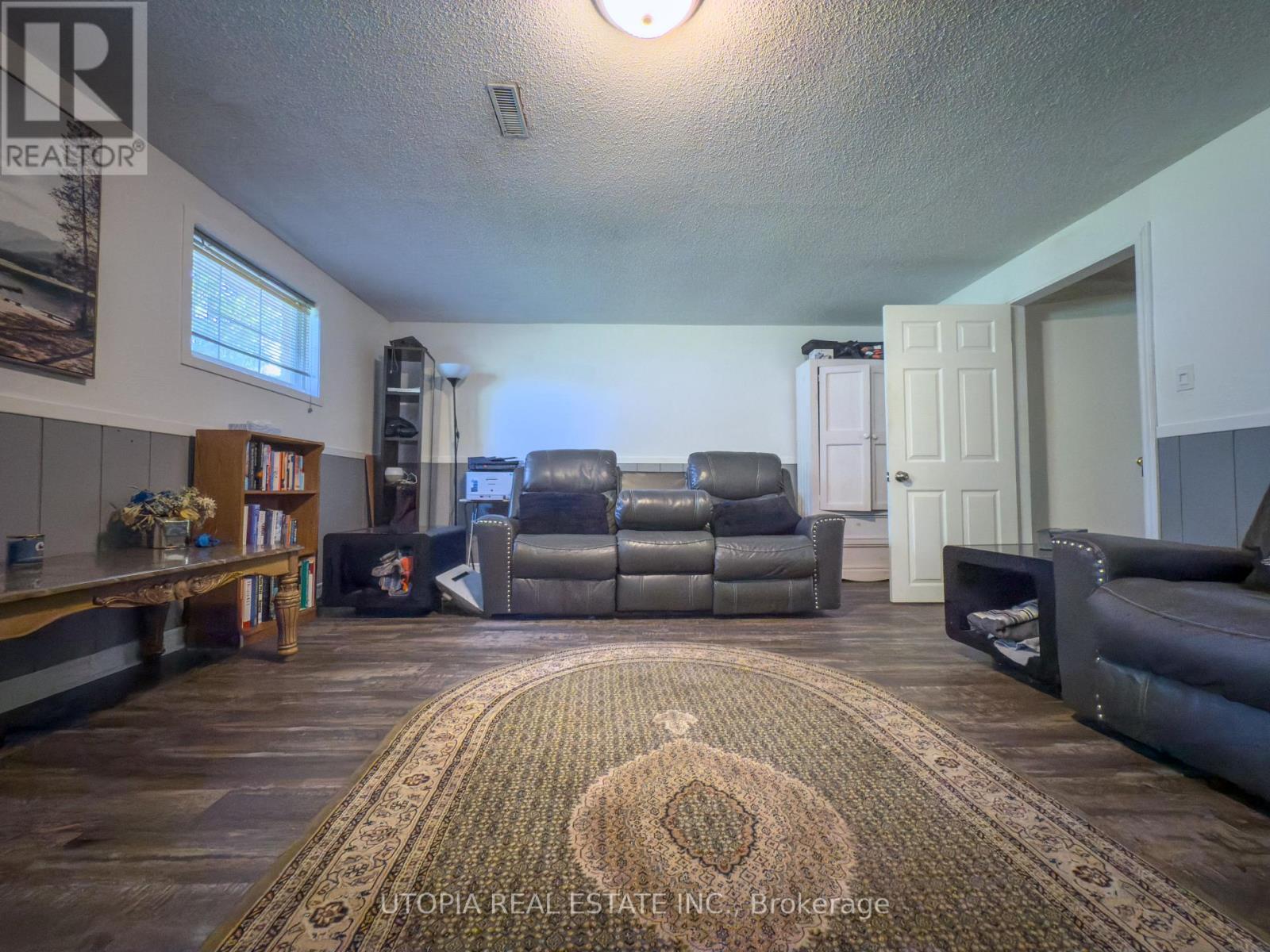 165 North Service Road E, Oakville, Ontario  L6H 1A4 - Photo 41 - W12469920