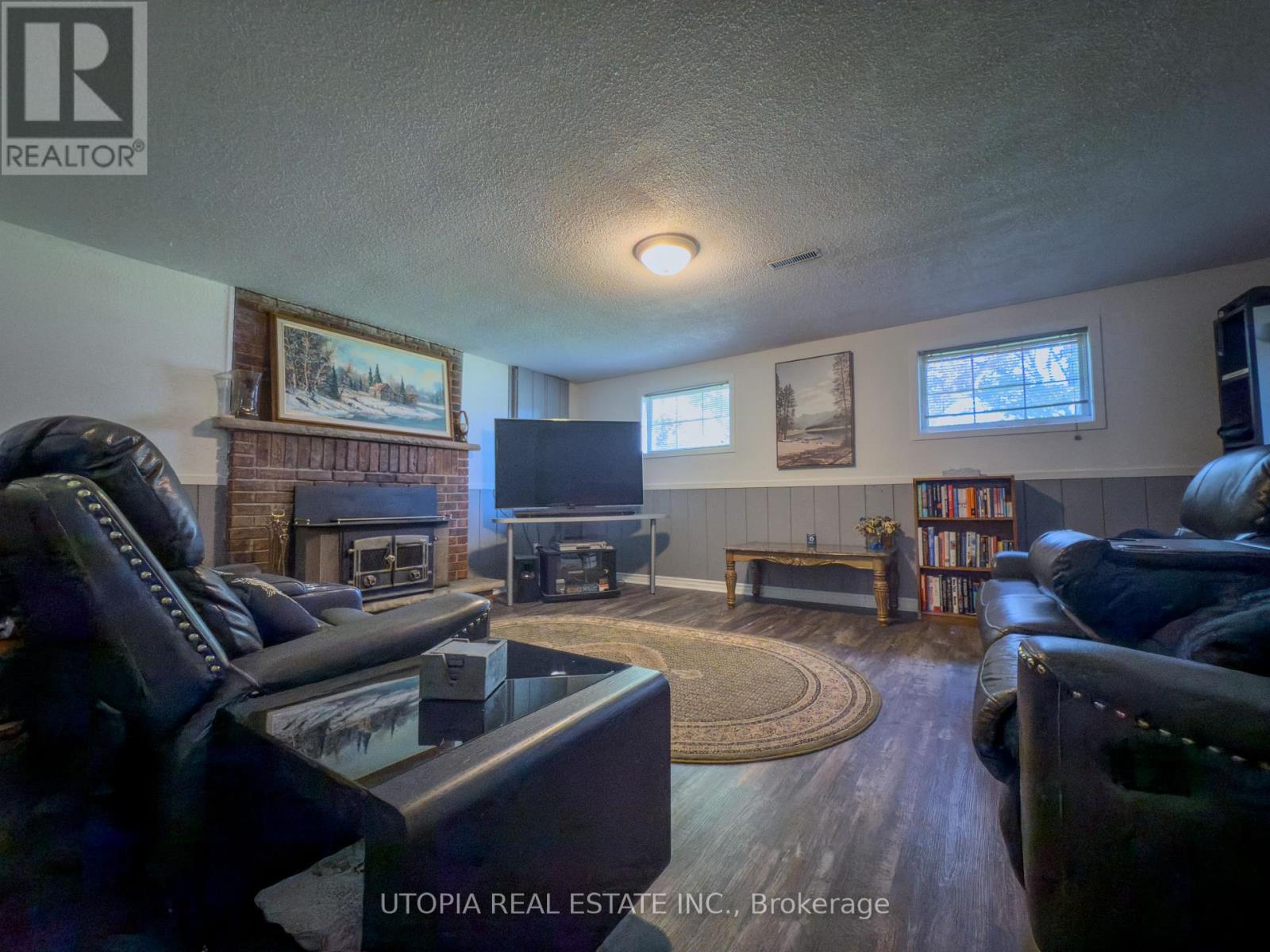 165 North Service Road E, Oakville, Ontario  L6H 1A4 - Photo 42 - W12469920