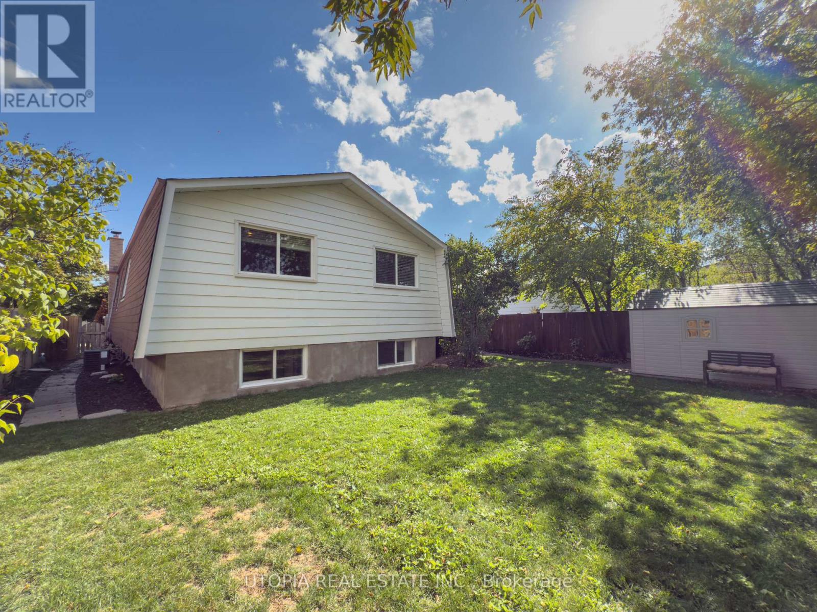 165 North Service Road E, Oakville, Ontario  L6H 1A4 - Photo 44 - W12469920