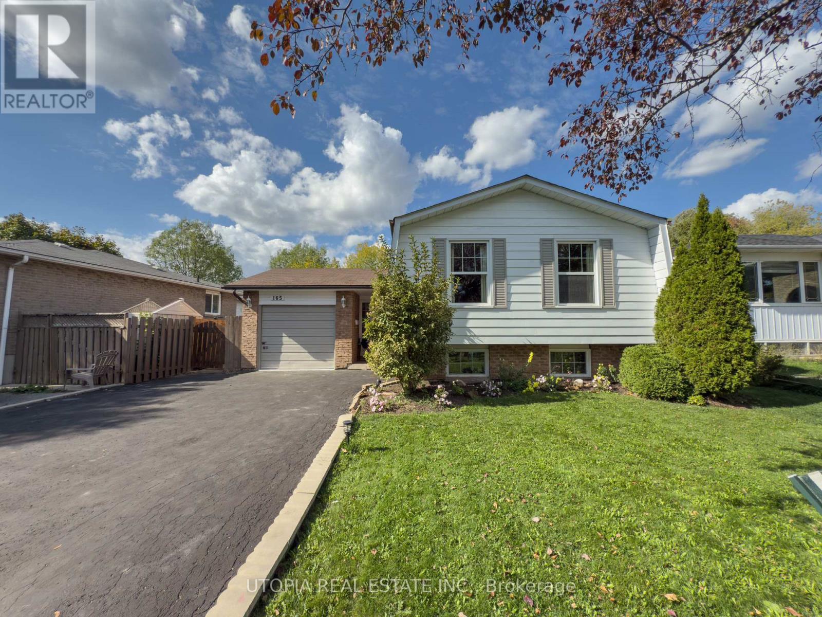 165 North Service Road E, Oakville, Ontario  L6H 1A4 - Photo 5 - W12469920