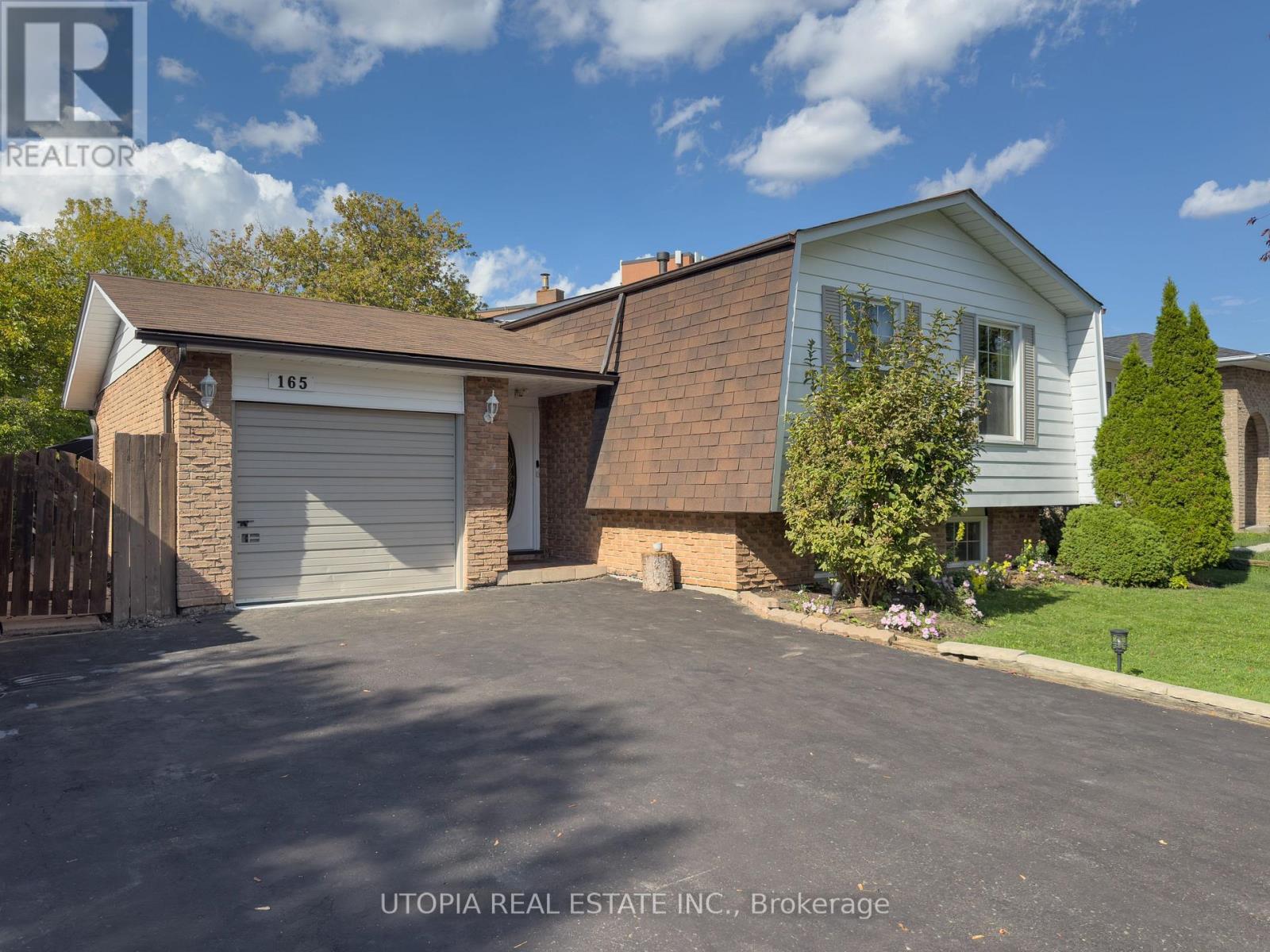 165 North Service Road E, Oakville, Ontario  L6H 1A4 - Photo 7 - W12469920