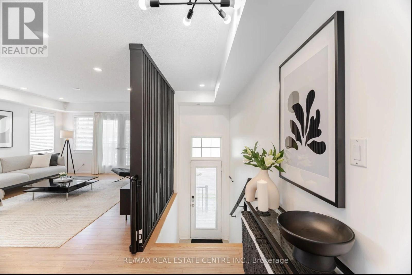 12 - 3070 Thomas Street, Mississauga, Ontario  L5M 0T2 - Photo 6 - W12469933