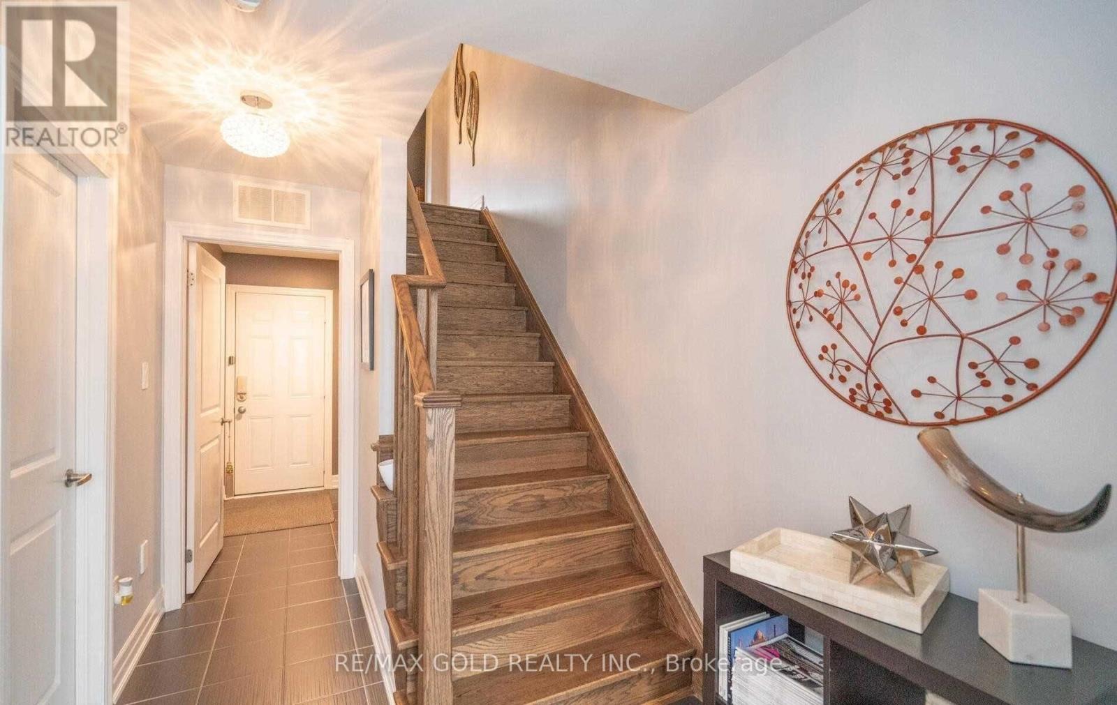 49 Ganton Heights, Brampton, Ontario  L7A 3Y8 - Photo 11 - W12469935