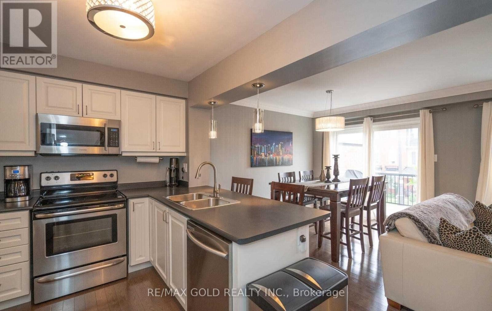49 Ganton Heights, Brampton, Ontario  L7A 3Y8 - Photo 4 - W12469935