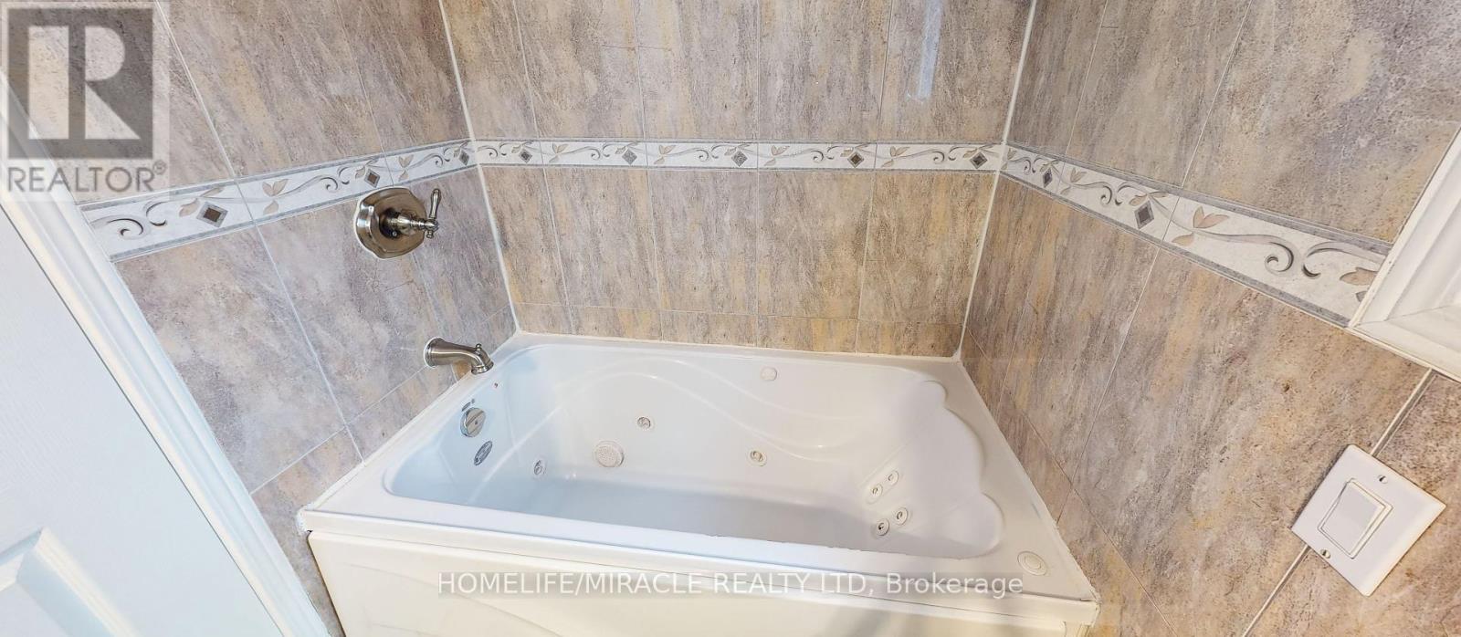 36 Mannel Crescent, Brampton, Ontario  L6Y 5E2 - Photo 21 - W12469944