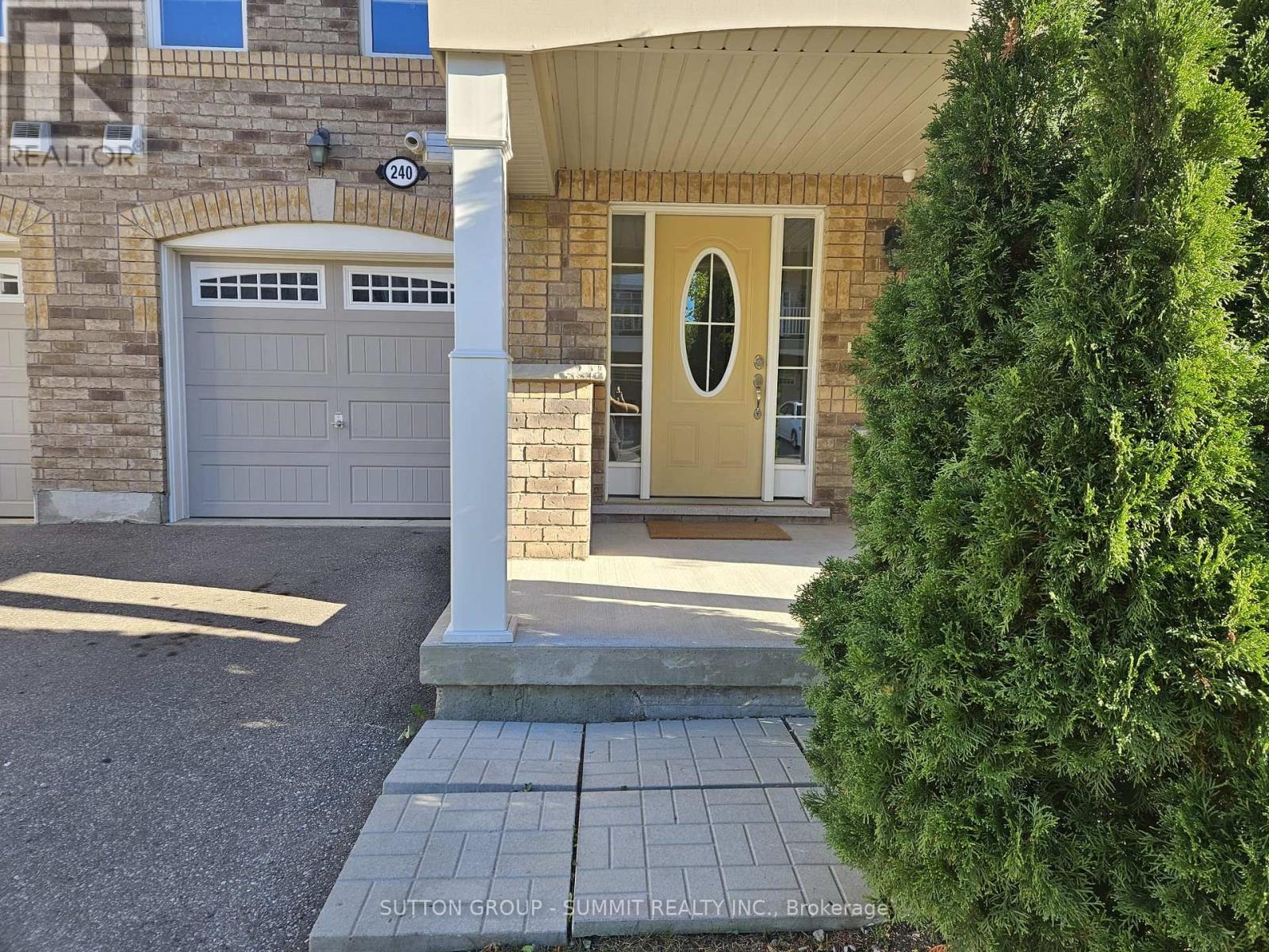 240 Septimus Heights, Milton, Ontario  L9T 8N5 - Photo 2 - W12469945