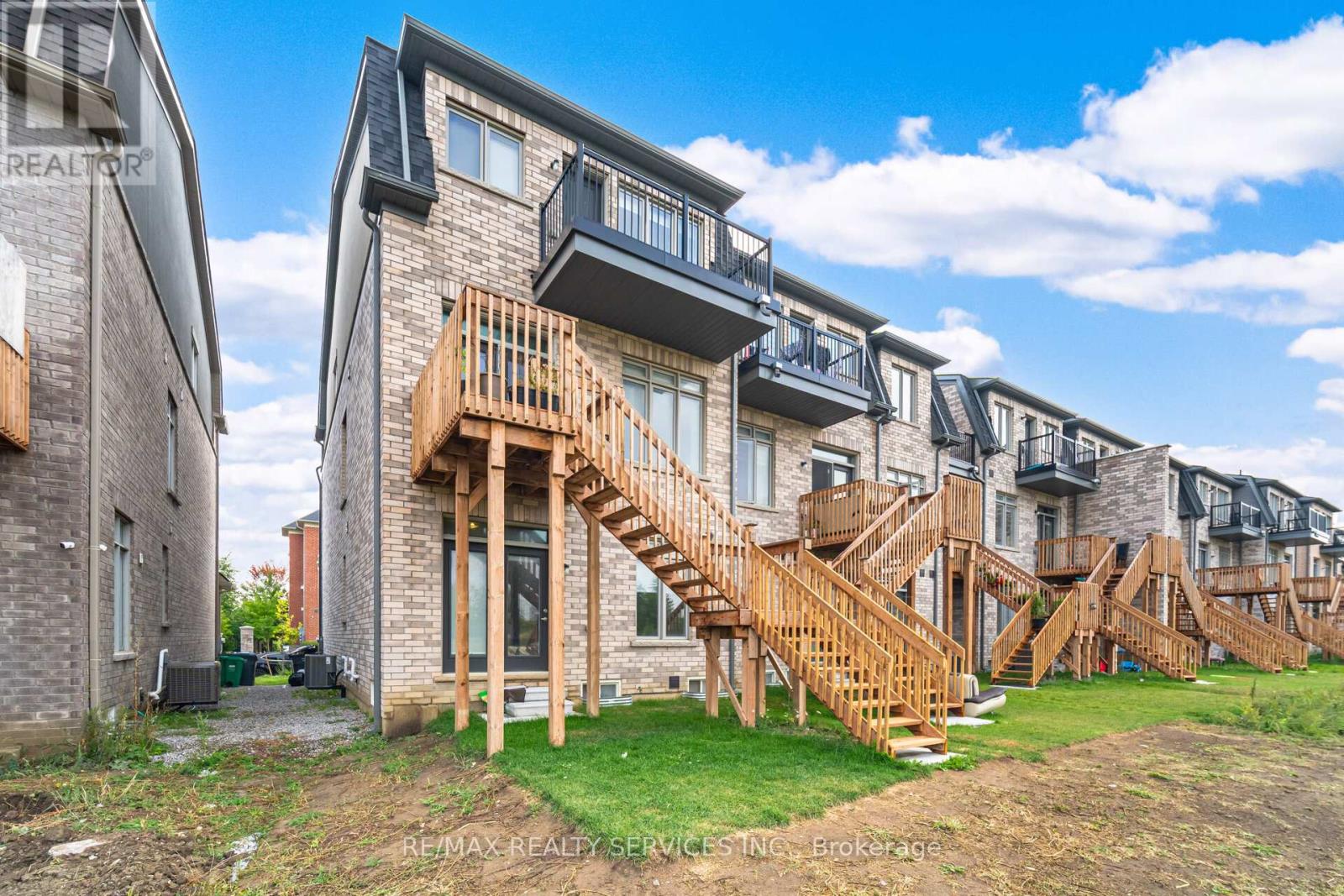 38 Foxsparrow Road, Brampton, Ontario  L6V 3P5 - Photo 42 - W12469950