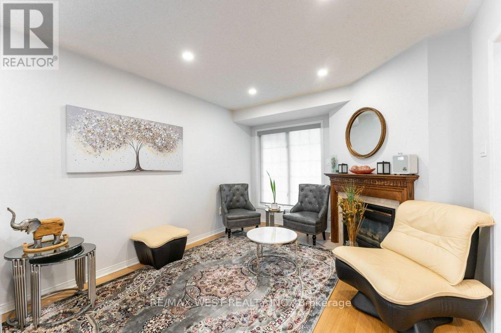 3143 Clayhill Road, Mississauga, Ontario  L5B 4J3 - Photo 15 - W12469952