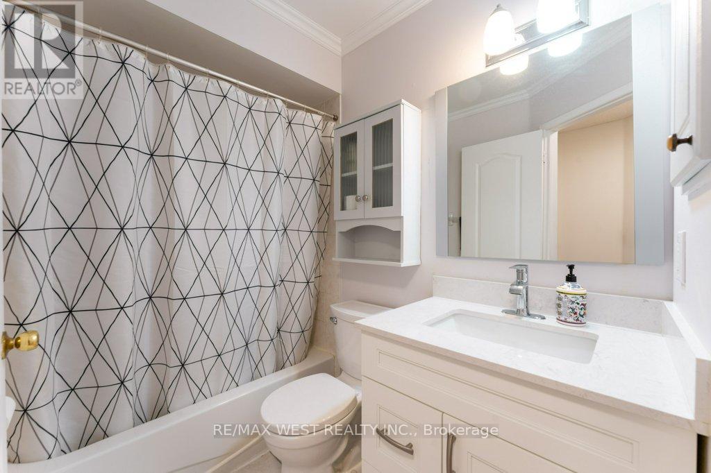 3143 Clayhill Road, Mississauga, Ontario  L5B 4J3 - Photo 27 - W12469952