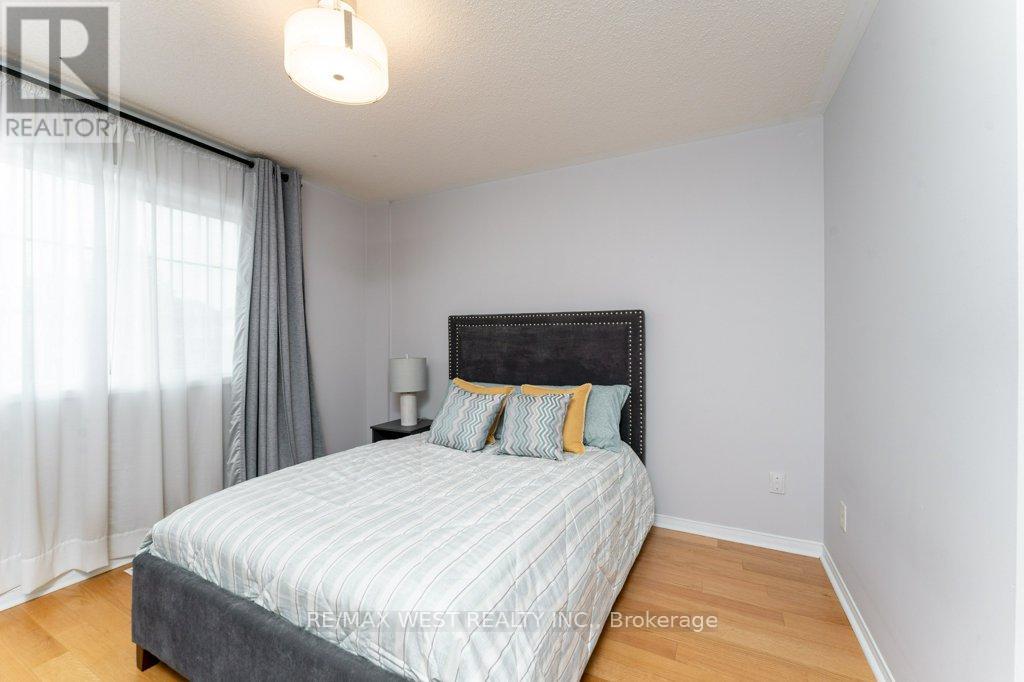3143 Clayhill Road, Mississauga, Ontario  L5B 4J3 - Photo 29 - W12469952
