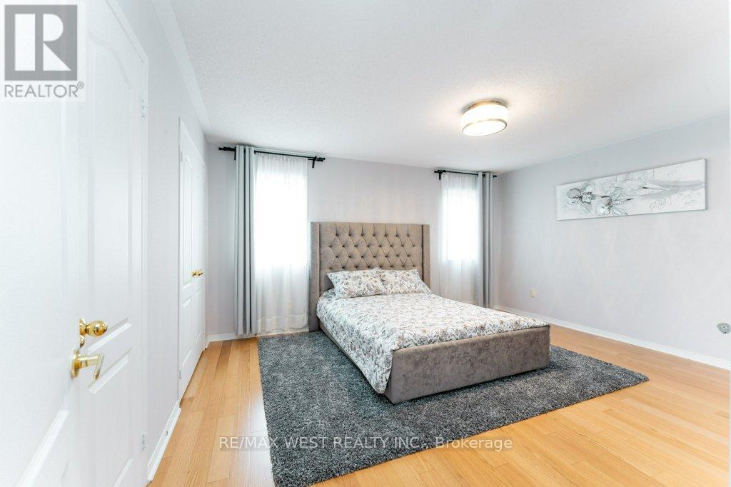3143 Clayhill Road, Mississauga, Ontario  L5B 4J3 - Photo 32 - W12469952