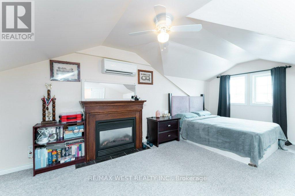3143 Clayhill Road, Mississauga, Ontario  L5B 4J3 - Photo 37 - W12469952
