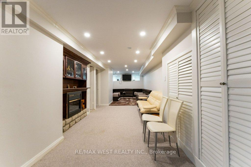 3143 Clayhill Road, Mississauga, Ontario  L5B 4J3 - Photo 42 - W12469952