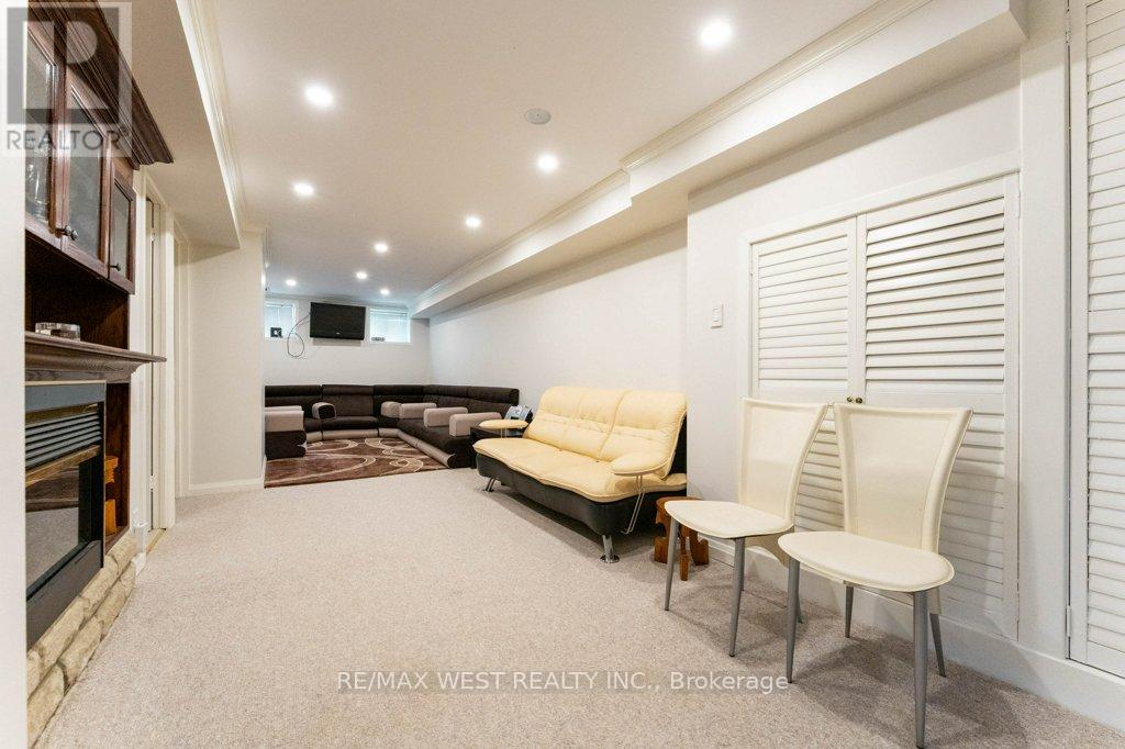 3143 Clayhill Road, Mississauga, Ontario  L5B 4J3 - Photo 46 - W12469952