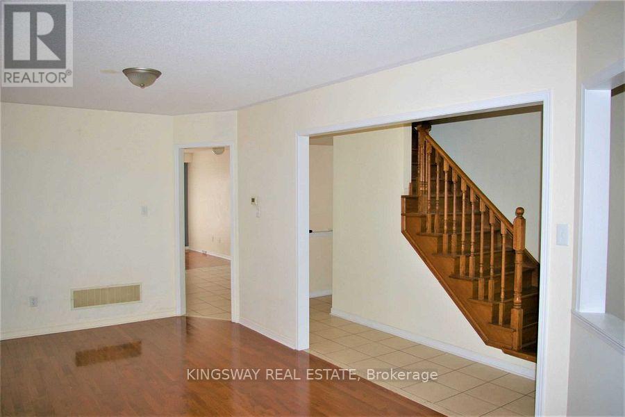 3022 Mission Hill Drive, Mississauga, Ontario  L5M 0C1 - Photo 4 - W12469960