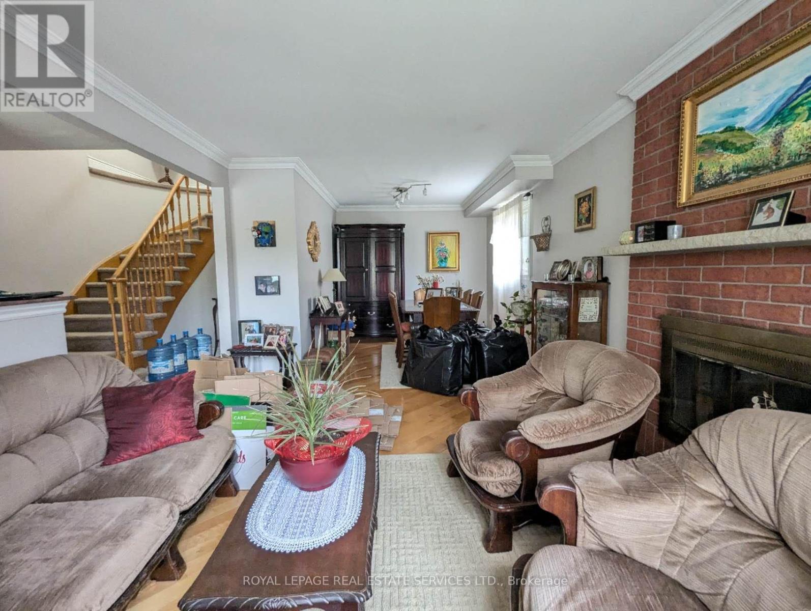 4179 Melia Drive, Mississauga, Ontario  L5C 4J3 - Photo 3 - W12469966