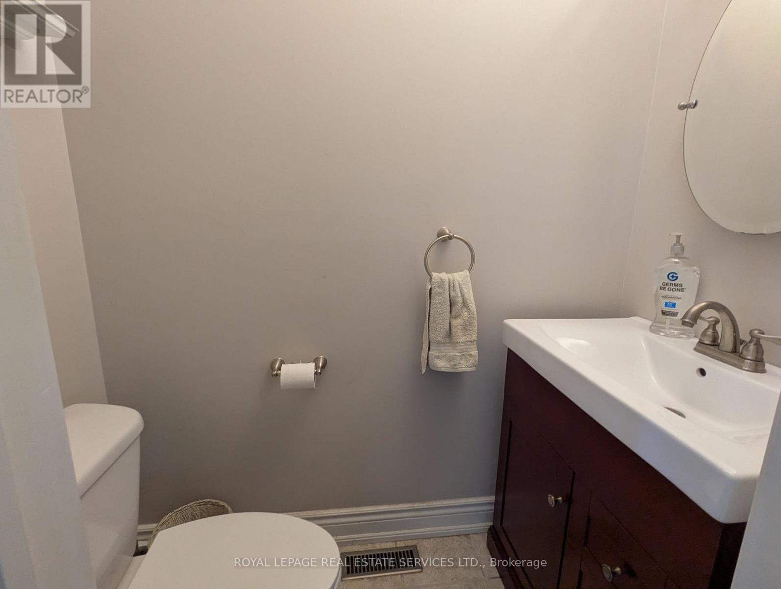 4179 Melia Drive, Mississauga, Ontario  L5C 4J3 - Photo 6 - W12469966