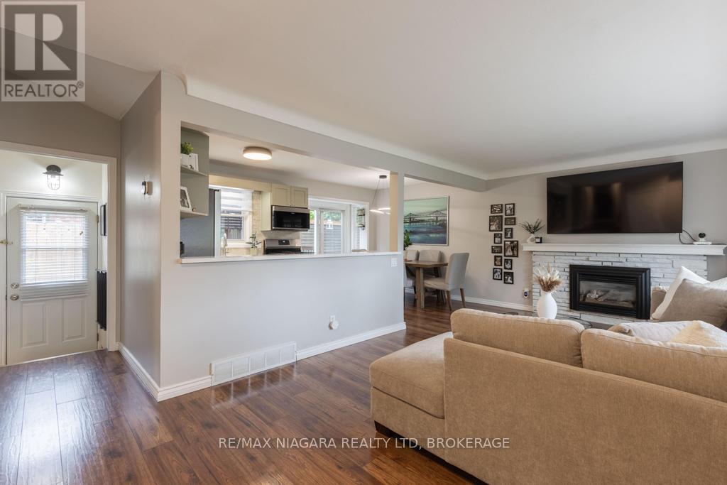 37 Parnell Road, St. Catharines, Ontario  L2N 2W5 - Photo 5 - X12469969