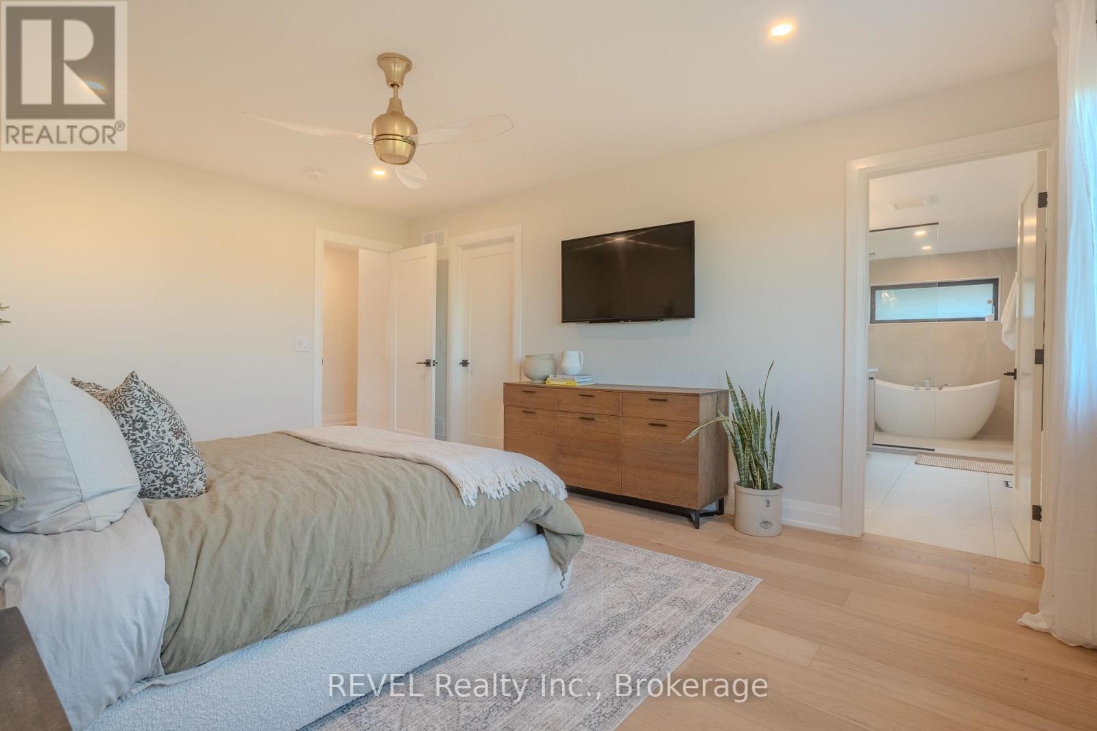 21 Arsenault Crescent, Pelham, Ontario  L0S 1E1 - Photo 30 - X12469973