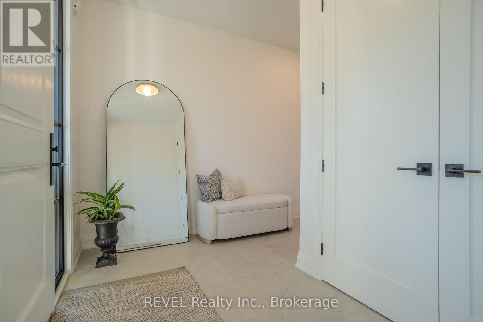 21 Arsenault Crescent, Pelham, Ontario  L0S 1E1 - Photo 5 - X12469973