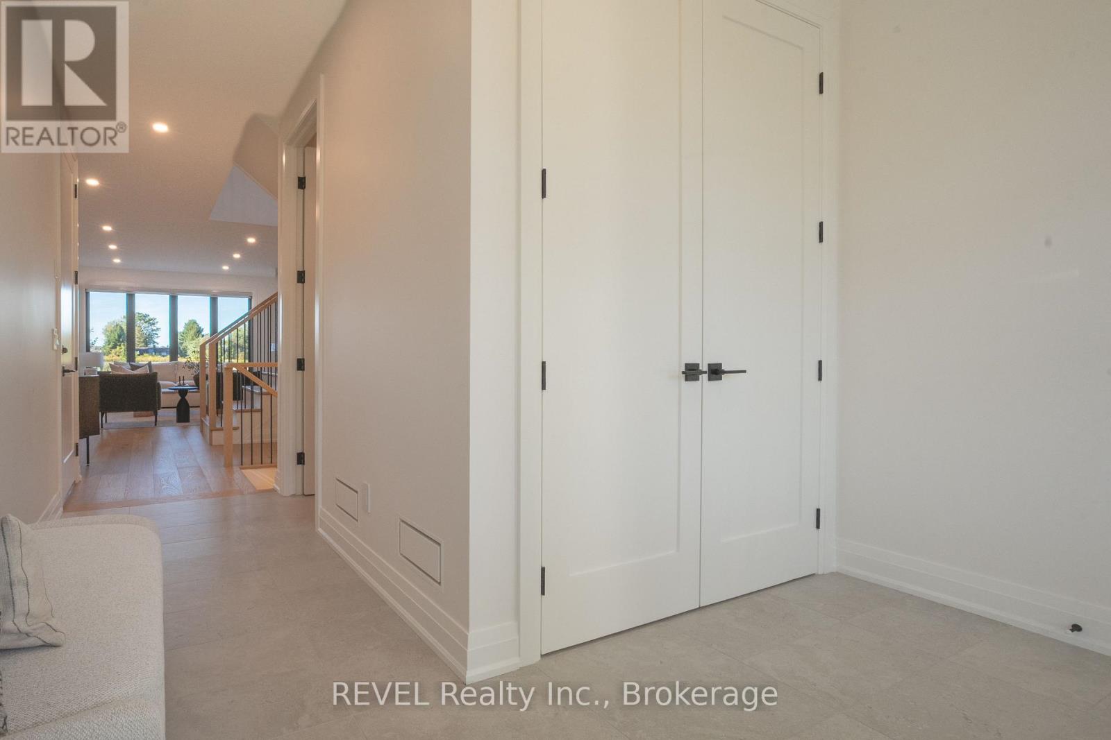 21 Arsenault Crescent, Pelham, Ontario  L0S 1E1 - Photo 6 - X12469973