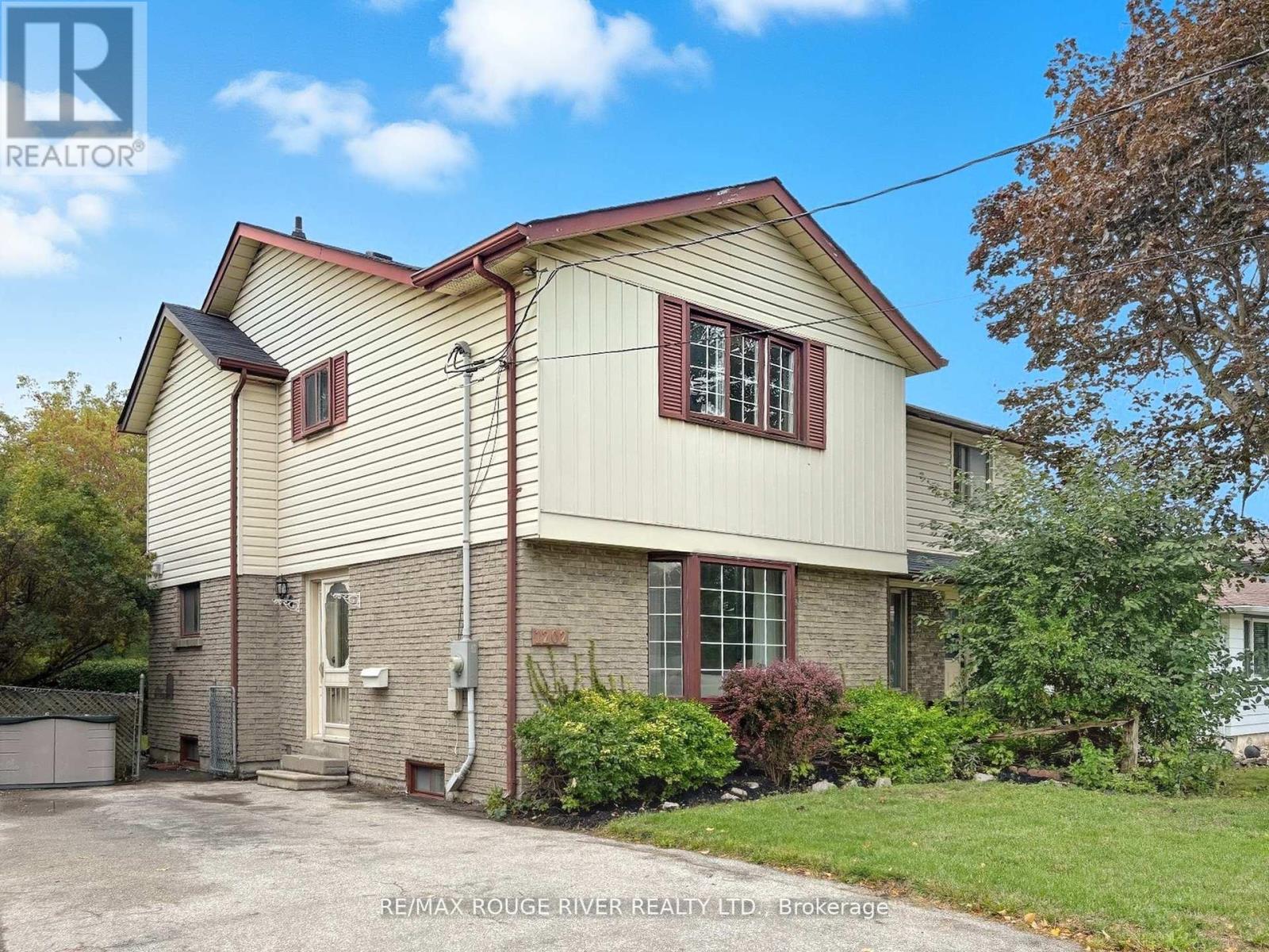 1202 BYRON STREET S, Whitby, Ontario