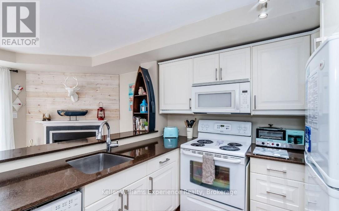 27 Turner Drive, Huntsville, Ontario  P1H 1A8 - Photo 5 - X12467585