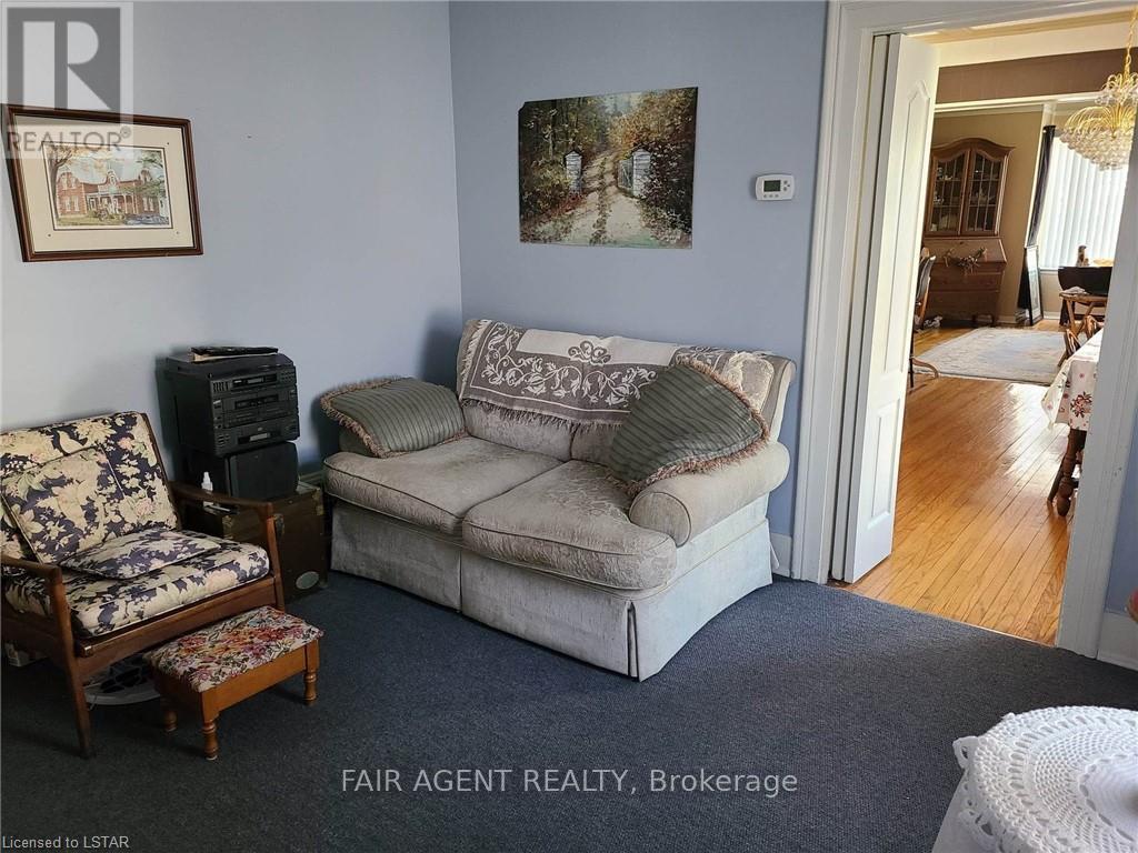 318 Nelson Street, Chatham-Kent, Ontario  N8A 4G6 - Photo 7 - X12469371