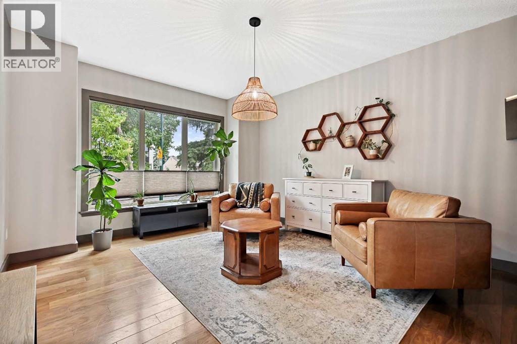 2122b 52 Avenue Sw, Calgary, Alberta  T3E 1K3 - Photo 5 - A2236482