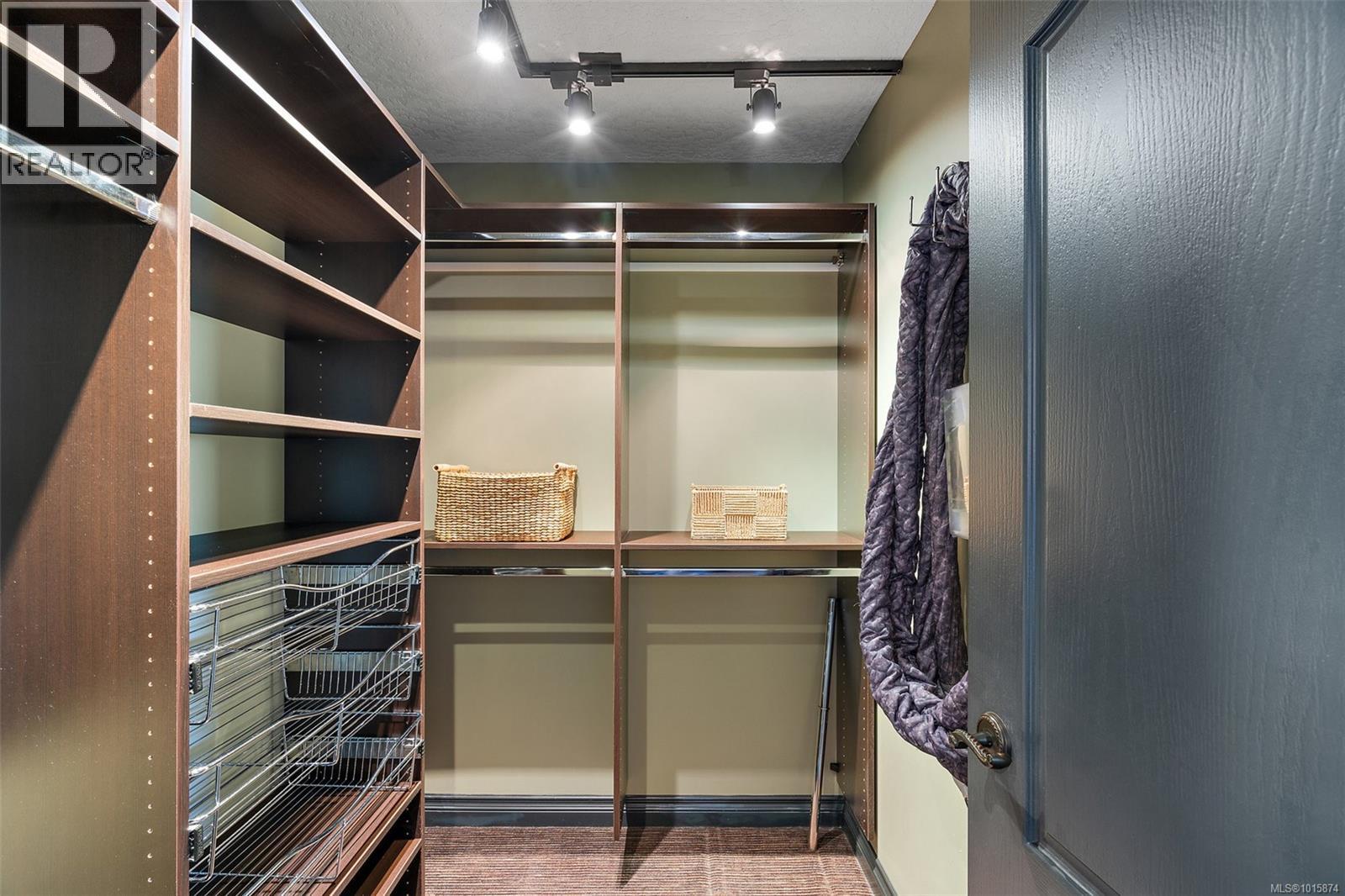 9715 Second St, Sidney, British Columbia  V8L 3C3 - Photo 32 - 1015874