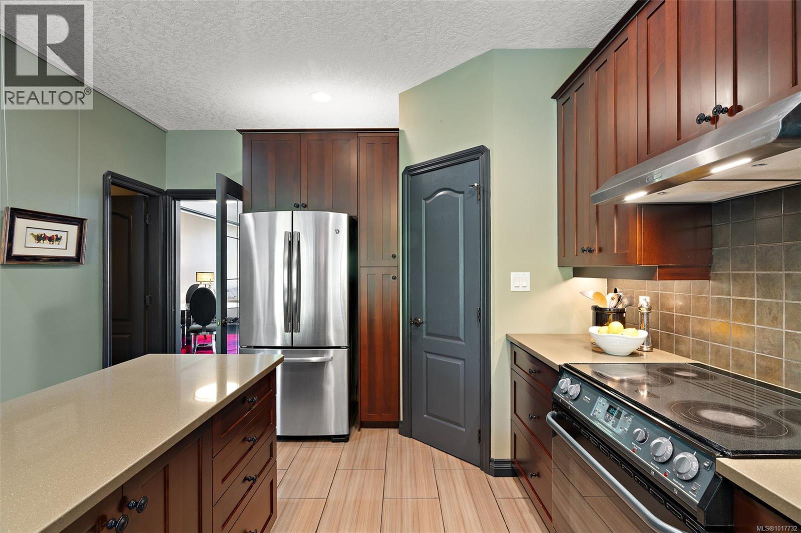 9715 Second St, Sidney, British Columbia  V8L 3E4 - Photo 18 - 1017732