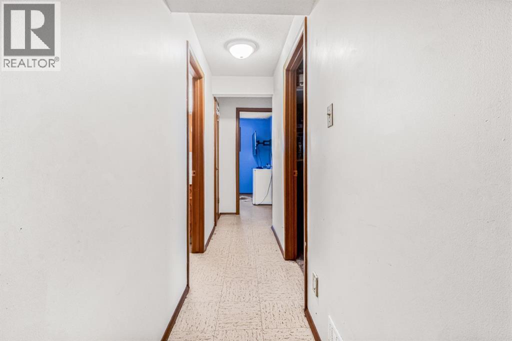 30 & 32 Dalton Bay Nw, Calgary, Alberta  T3A 1H8 - Photo 19 - A2260982
