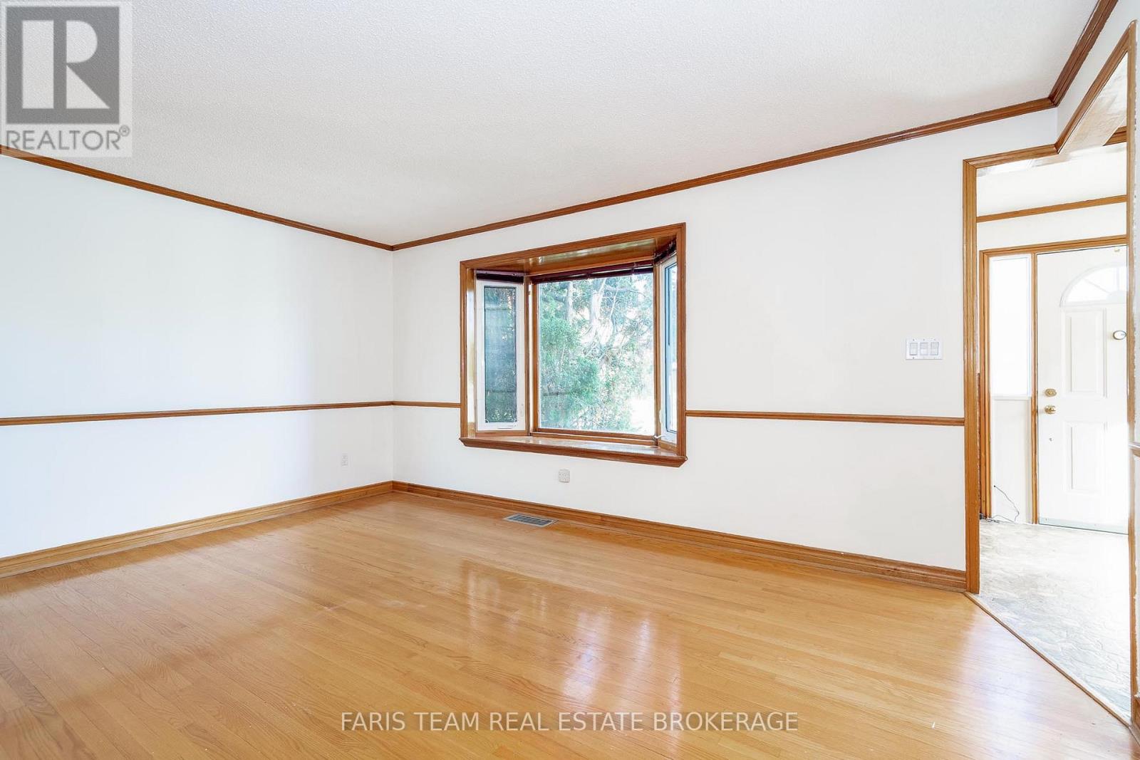 31 Napier Street, Barrie, Ontario  L4M 1W1 - Photo 16 - S12458057