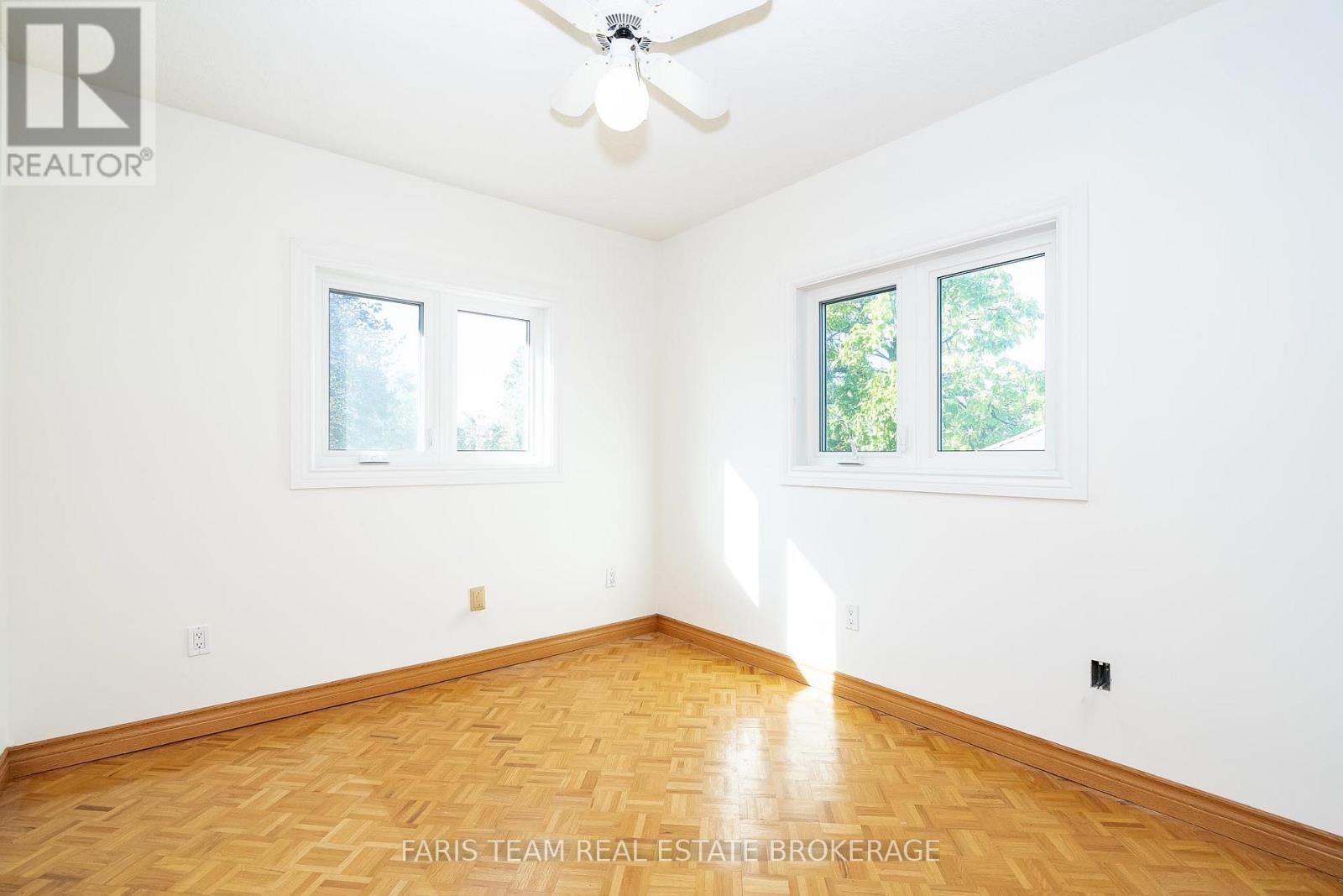 31 Napier Street, Barrie, Ontario  L4M 1W1 - Photo 32 - S12458057