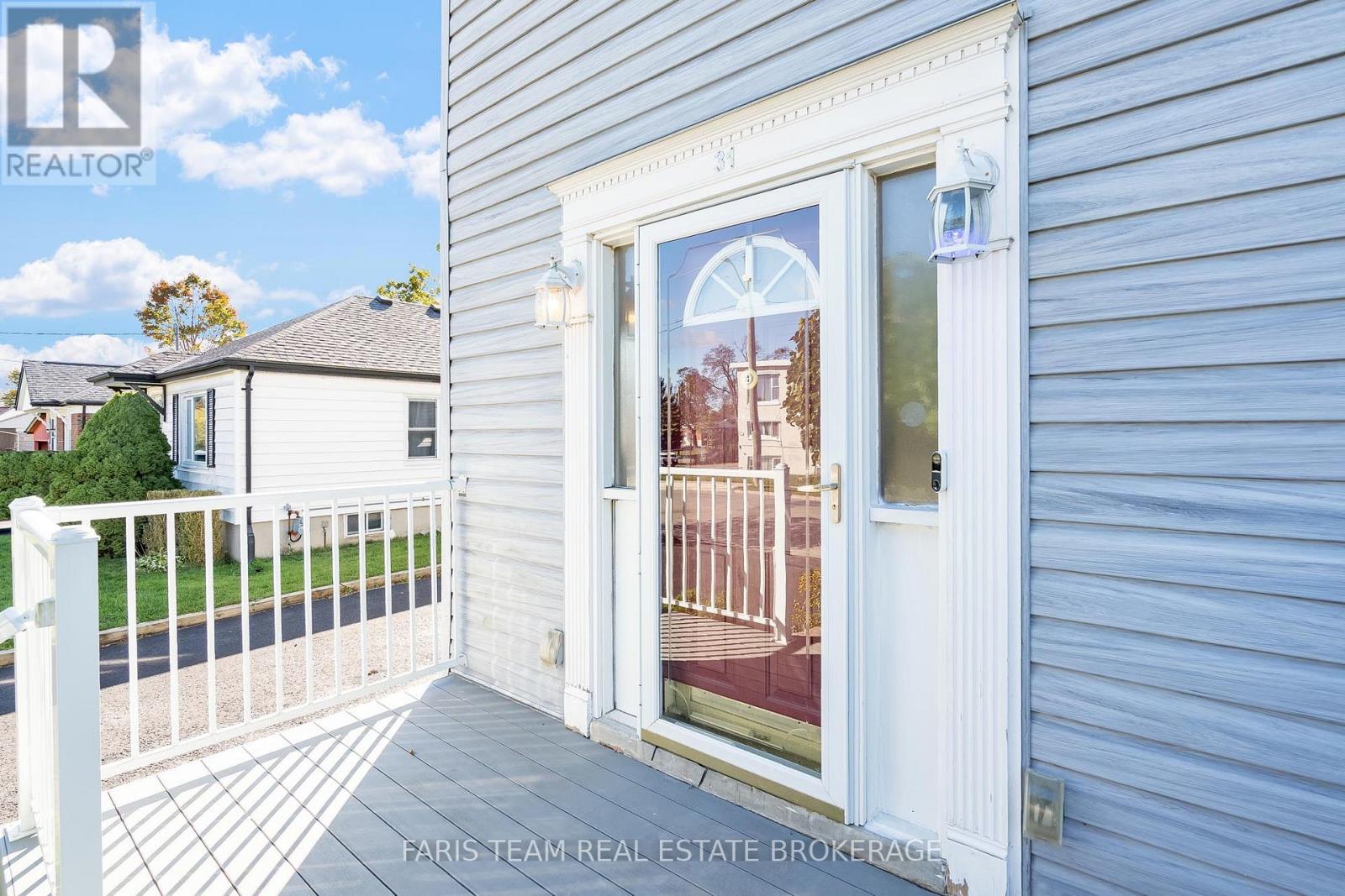 31 Napier Street, Barrie, Ontario  L4M 1W1 - Photo 6 - S12458057
