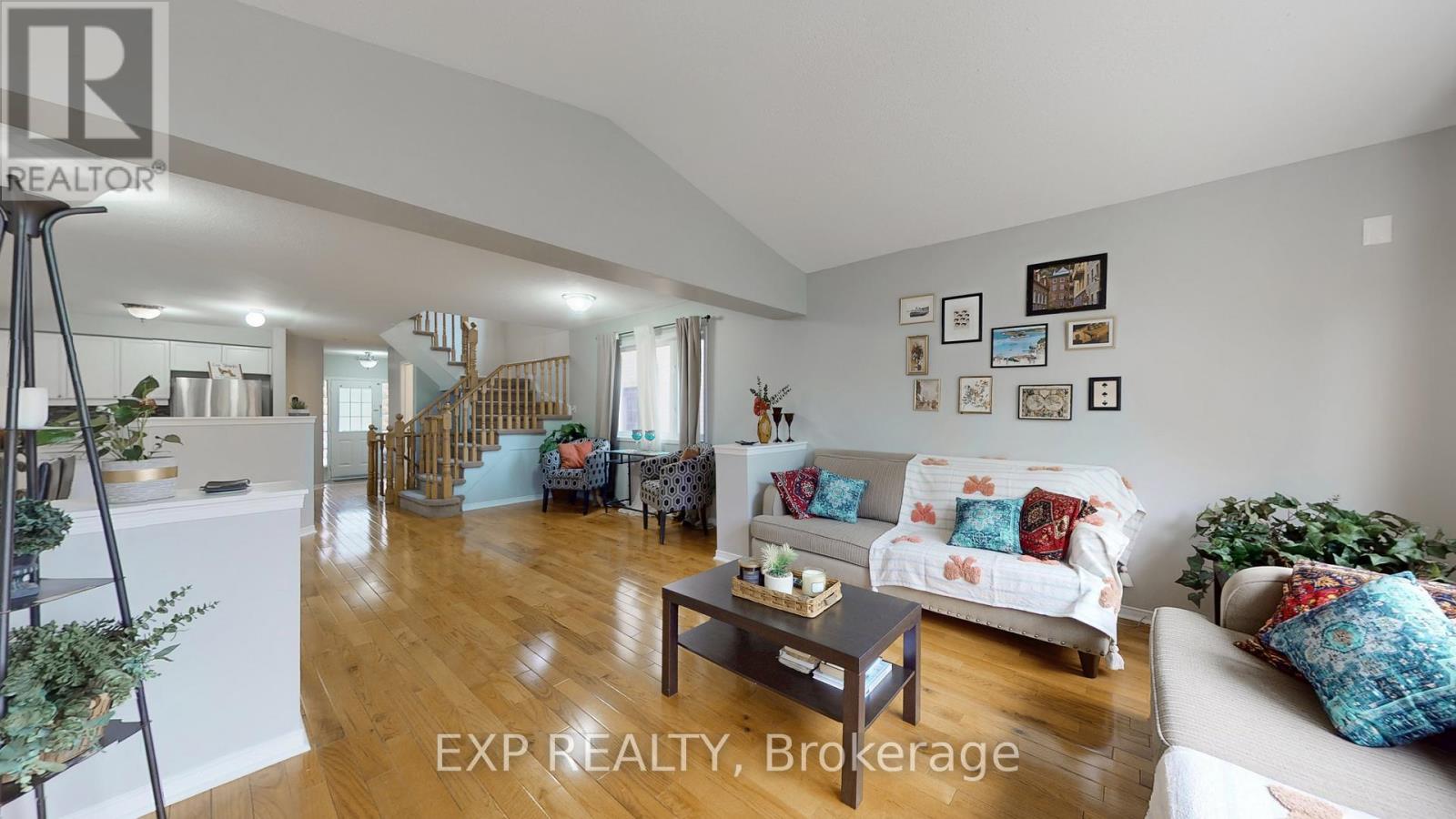 3896 Lacman Trail, Mississauga, Ontario  L5M 6N8 - Photo 7 - W12469359