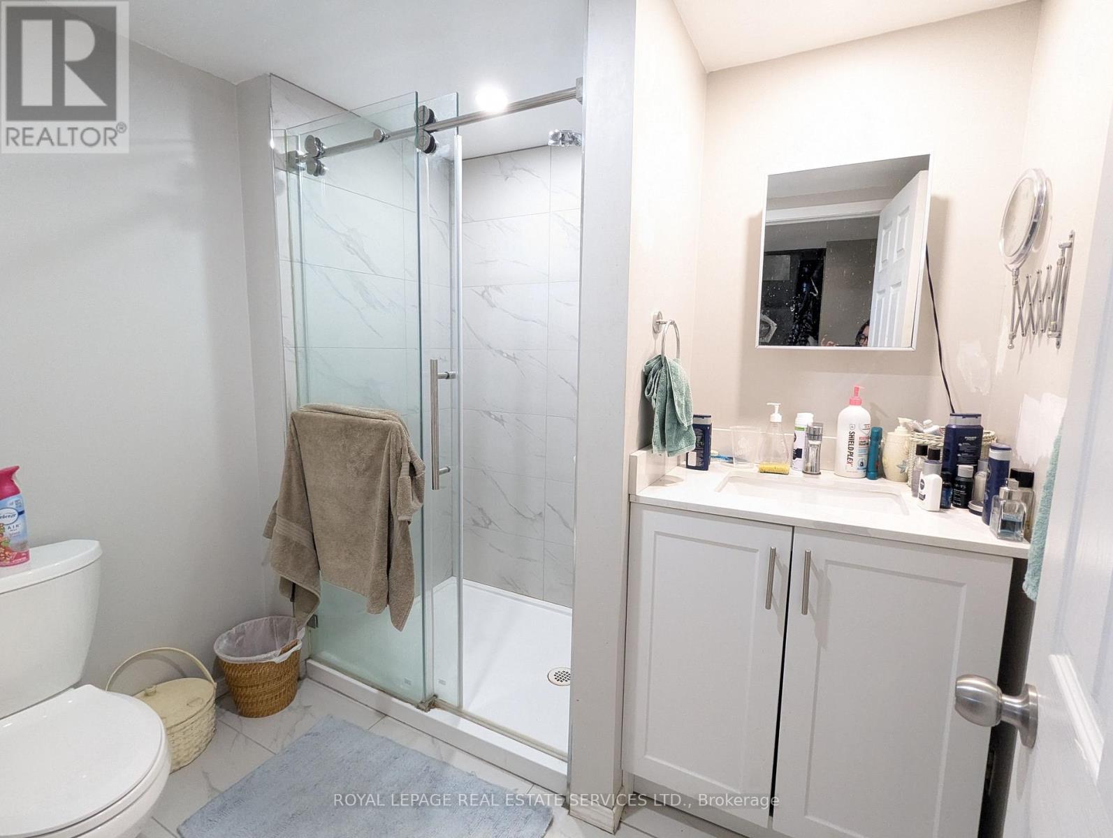 4179 Melia Drive, Mississauga, Ontario  L5C 4J3 - Photo 18 - W12469966