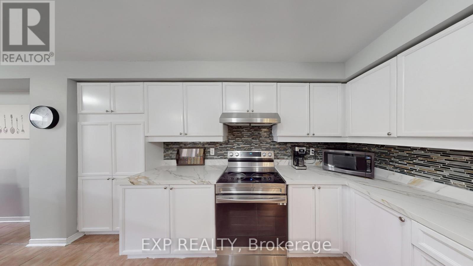 3896 Lacman Trail, Mississauga, Ontario  L5M 6N8 - Photo 12 - W12469359