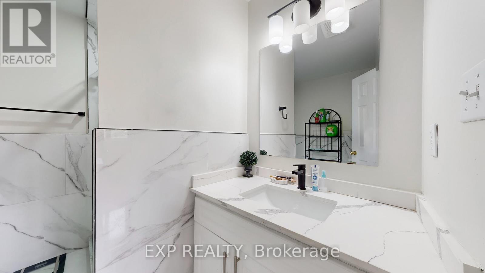 3896 Lacman Trail, Mississauga, Ontario  L5M 6N8 - Photo 31 - W12469359