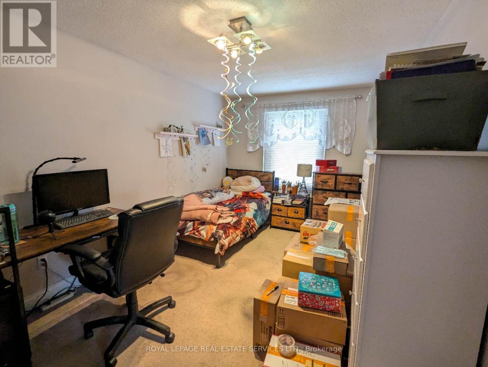 4179 Melia Drive, Mississauga, Ontario  L5C 4J3 - Photo 12 - W12469966