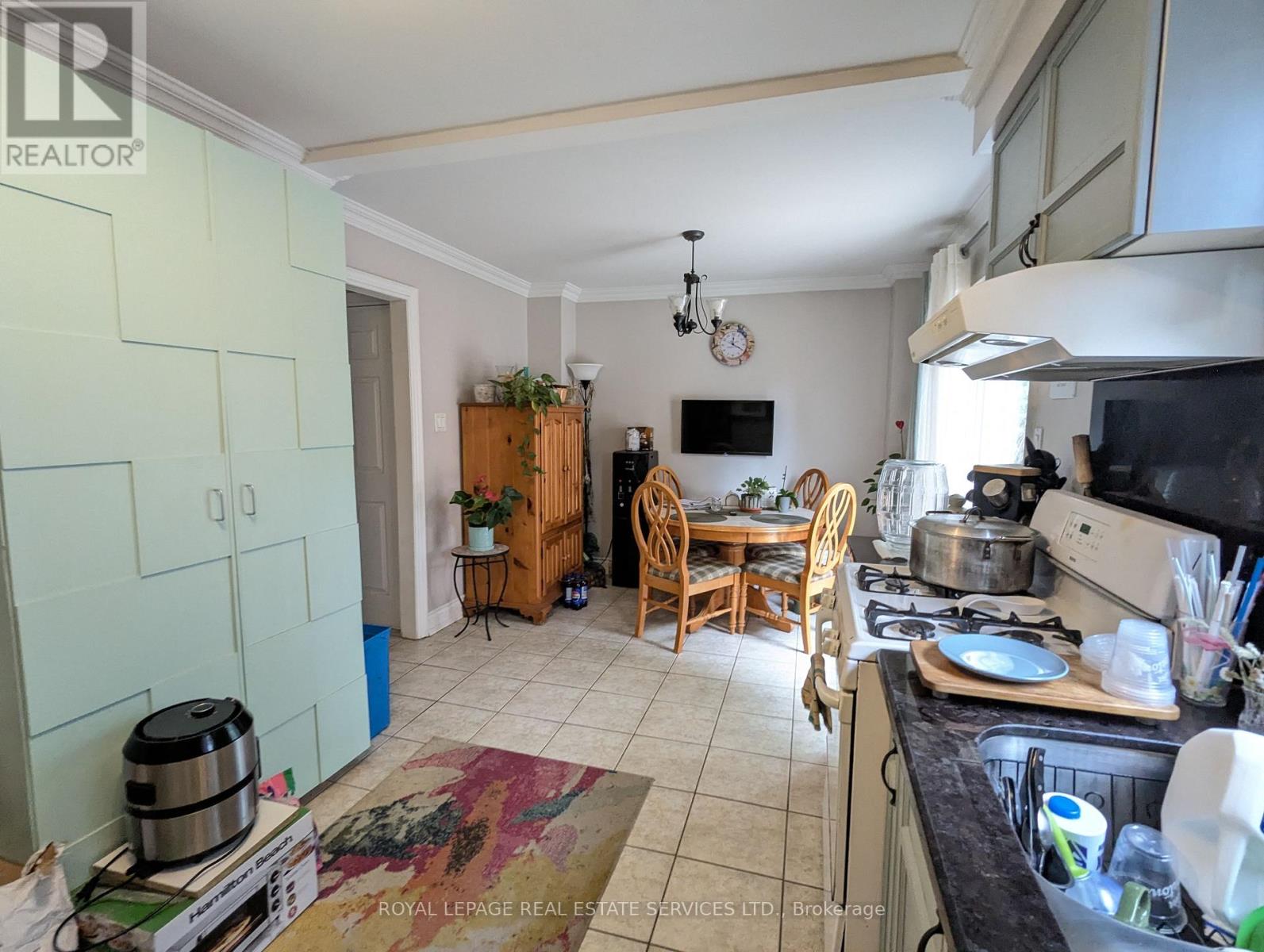 4179 Melia Drive, Mississauga, Ontario  L5C 4J3 - Photo 8 - W12469966