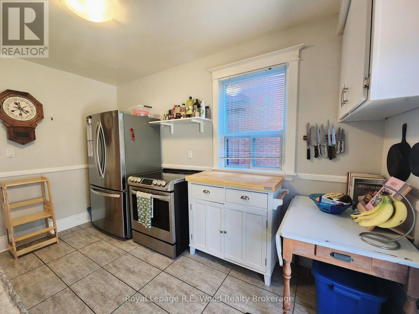 252 Graham Avenue S, Hamilton, Ontario  L8K 2M6 - Photo 10 - X12467903