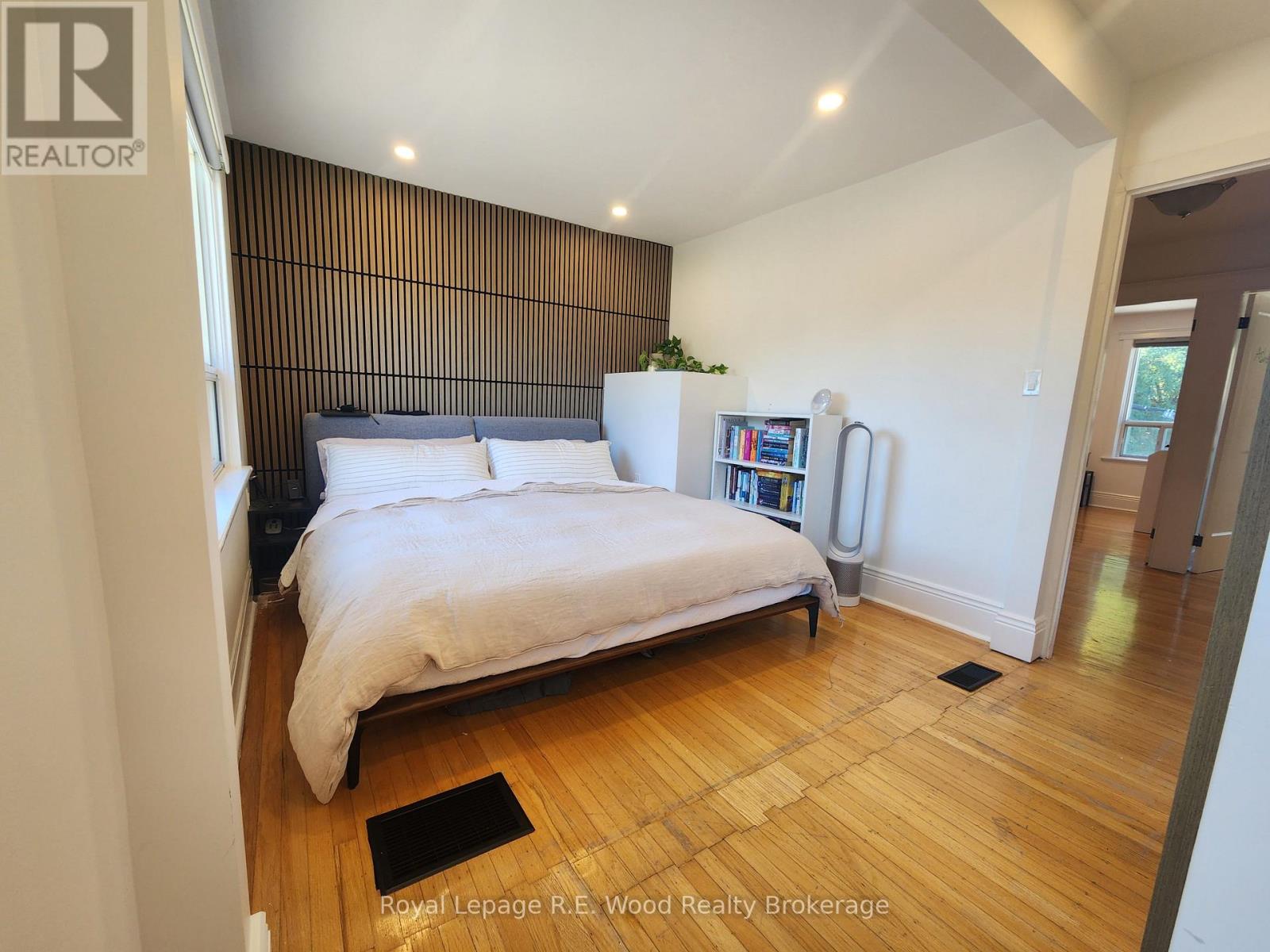 252 Graham Avenue S, Hamilton, Ontario  L8K 2M6 - Photo 17 - X12467903