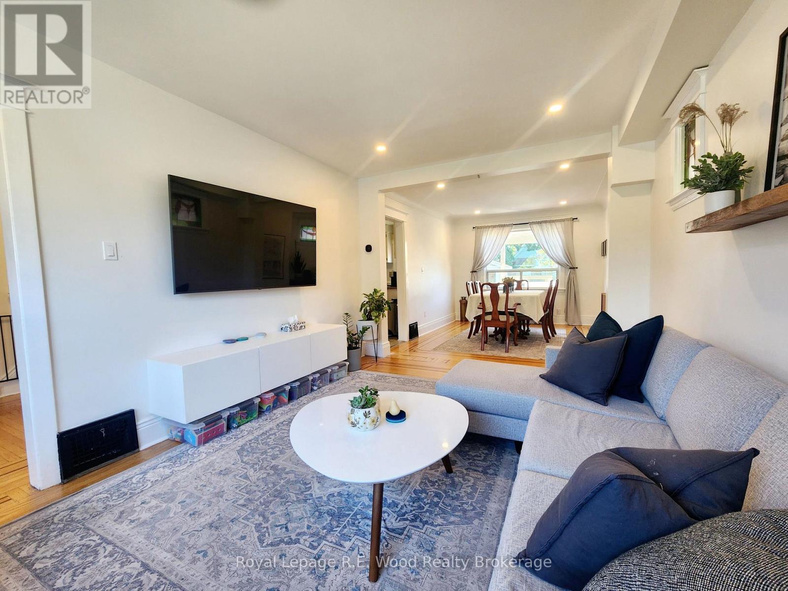 252 Graham Avenue S, Hamilton, Ontario  L8K 2M6 - Photo 6 - X12467903