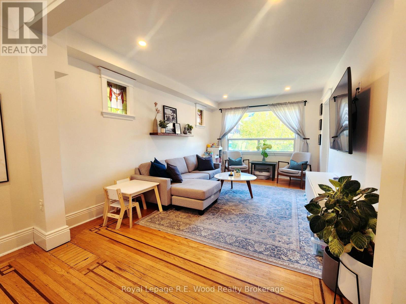252 Graham Avenue S, Hamilton, Ontario  L8K 2M6 - Photo 5 - X12467903
