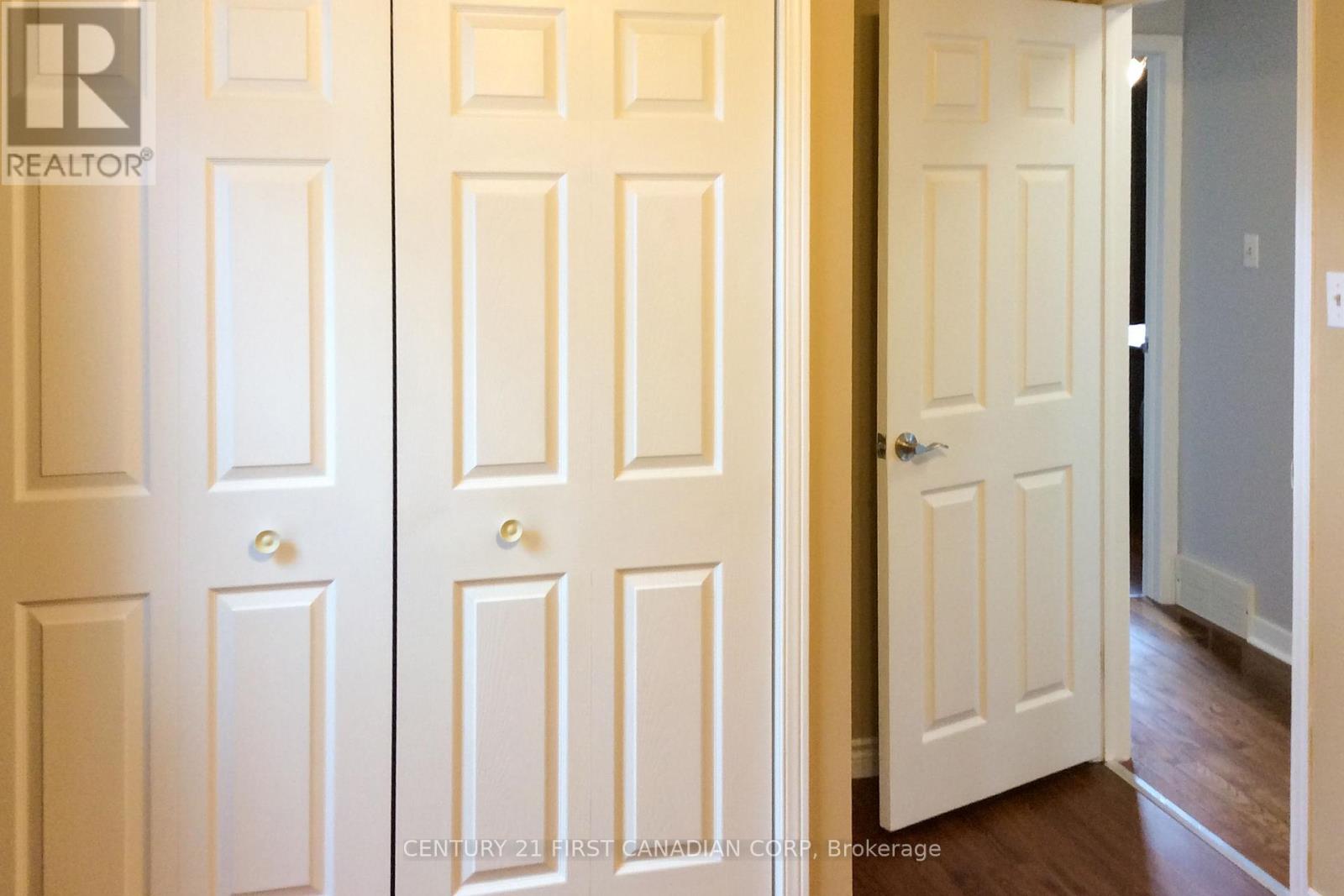 106 Angelo Drive, West Elgin, Ontario  N0L 2P0 - Photo 21 - X12461950