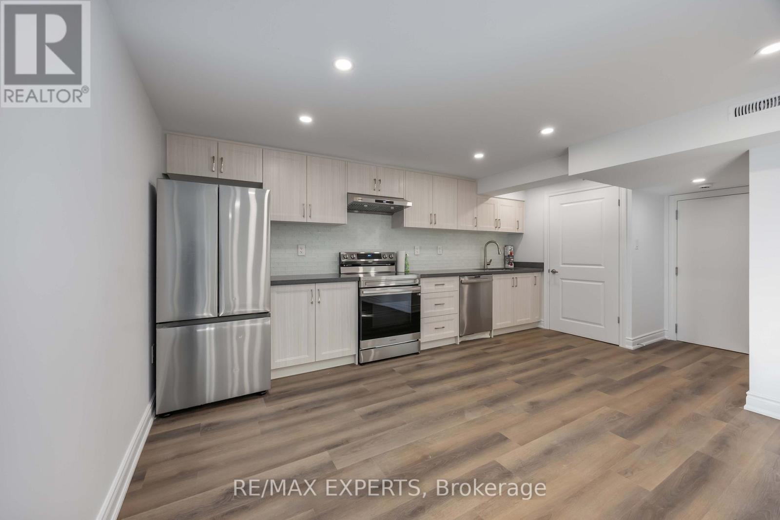 136 Holm Crescent, Markham, Ontario  L3T 5J3 - Photo 12 - N12469983