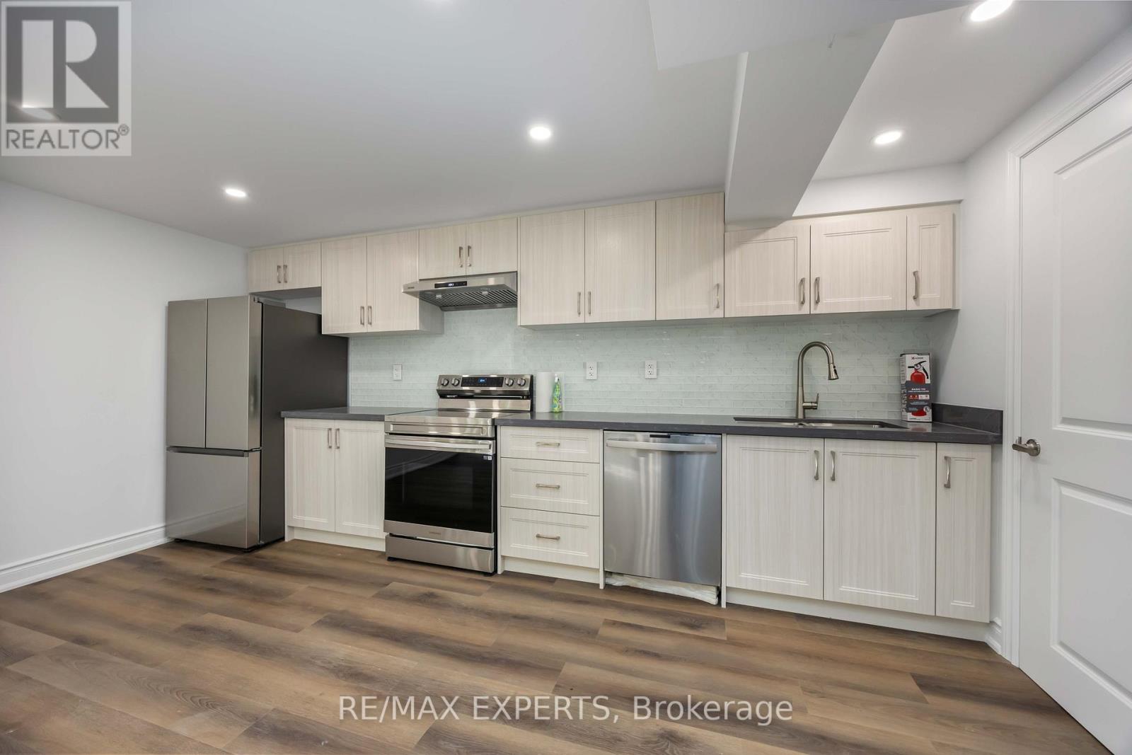 136 Holm Crescent, Markham, Ontario  L3T 5J3 - Photo 15 - N12469983