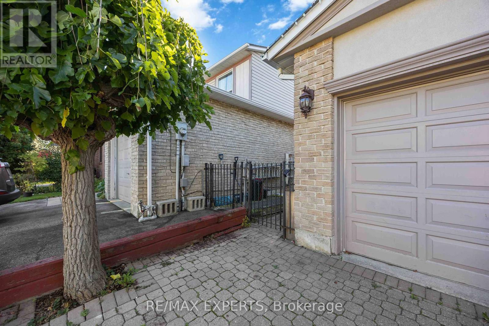 136 Holm Crescent, Markham, Ontario  L3T 5J3 - Photo 2 - N12469983
